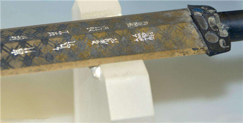 古人武器真有百斤重吗,古人真的能拿起几百斤的武器吗