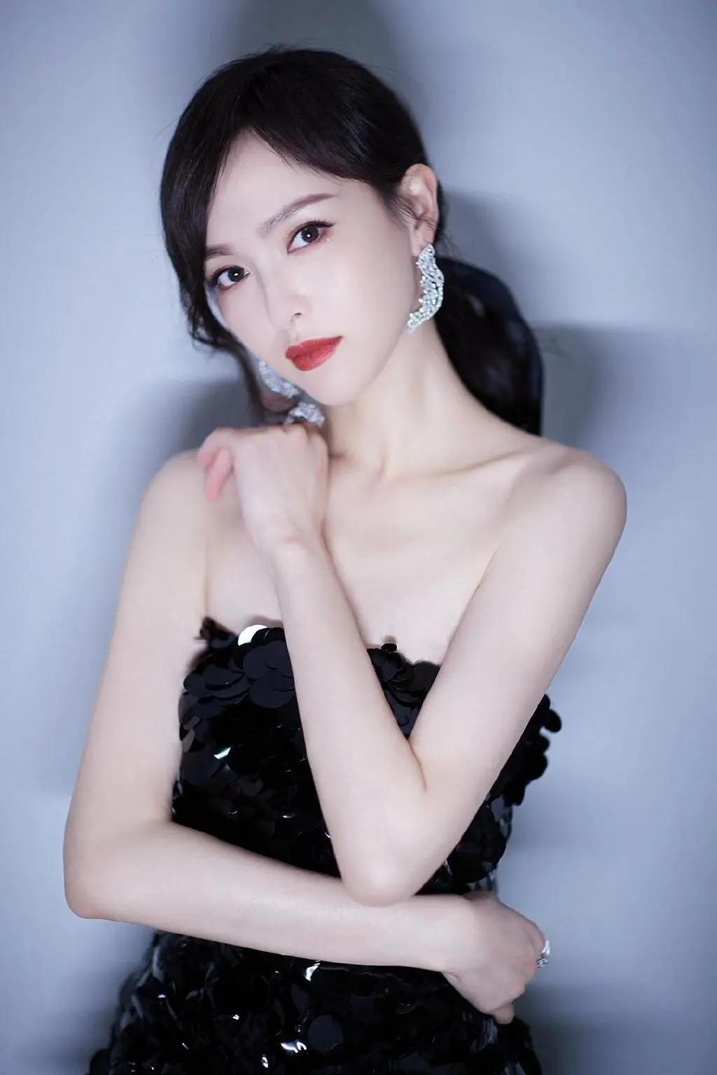 杨幂短发造型曝光,杨幂短发造型撞脸孙俪