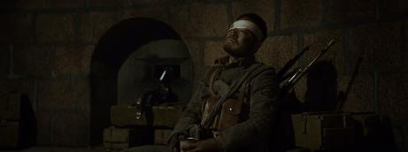 全程高能，开播17分钟不敢走神1秒，这部B级片把他拍活了