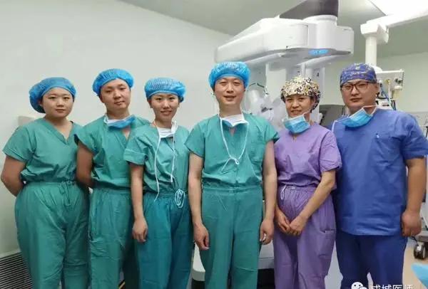 人机配合！达芬奇手术机器人妇科微创手术“大显身手”