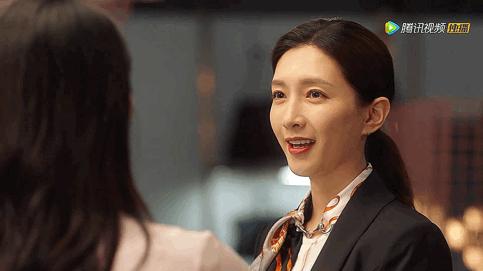 为什么有的人涂红色口红不好看,为什么有人涂口红显老气