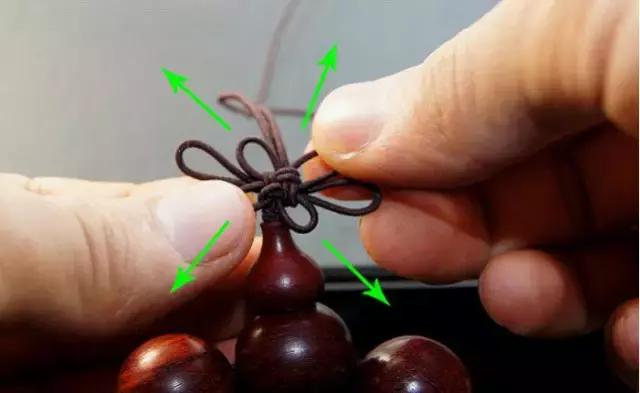 手串伸缩加珠绳打结法,单绳一珠一结打结法