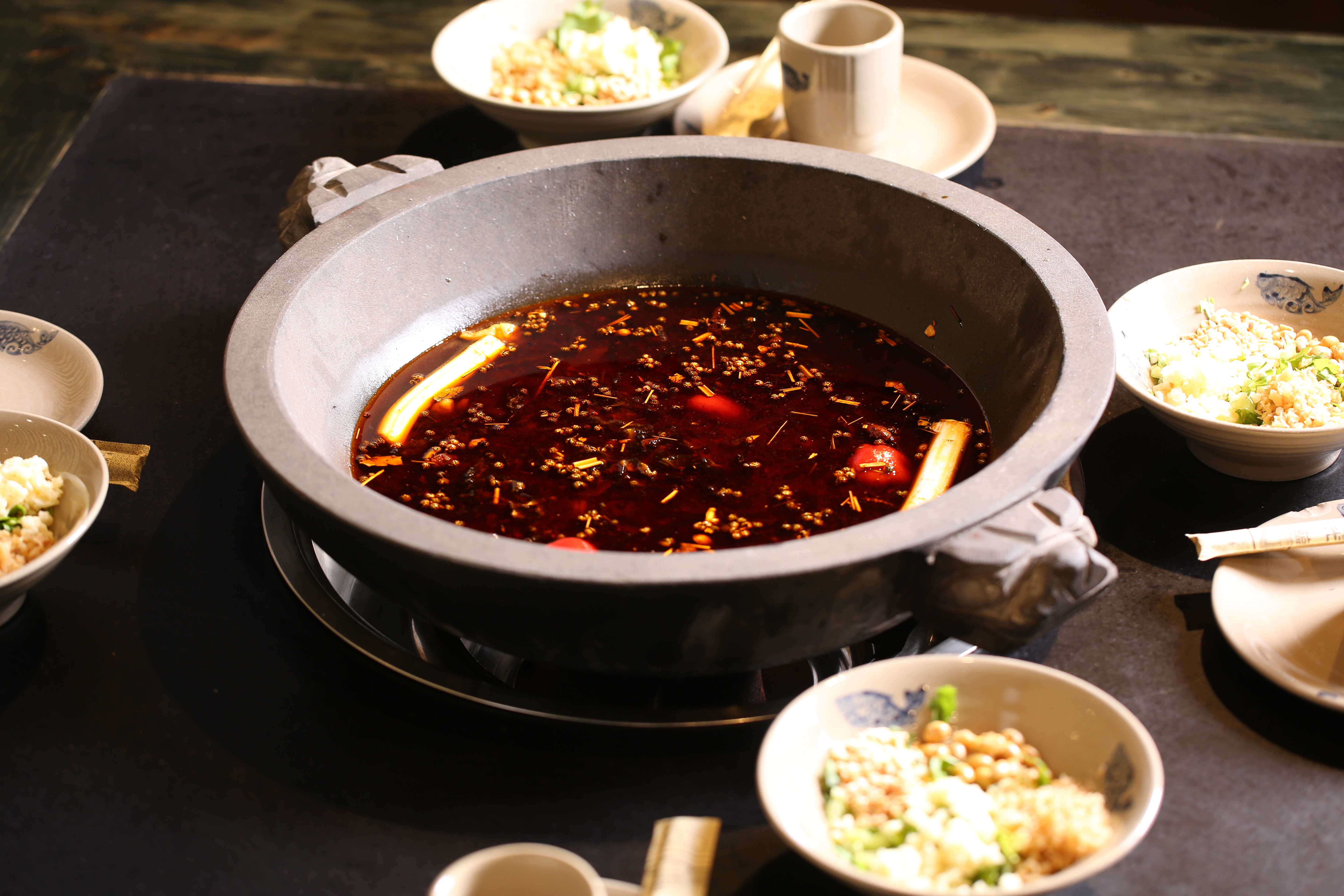 石锅苗苗鱼有几个加盟品牌,石锅苗苗鱼加盟多久回本