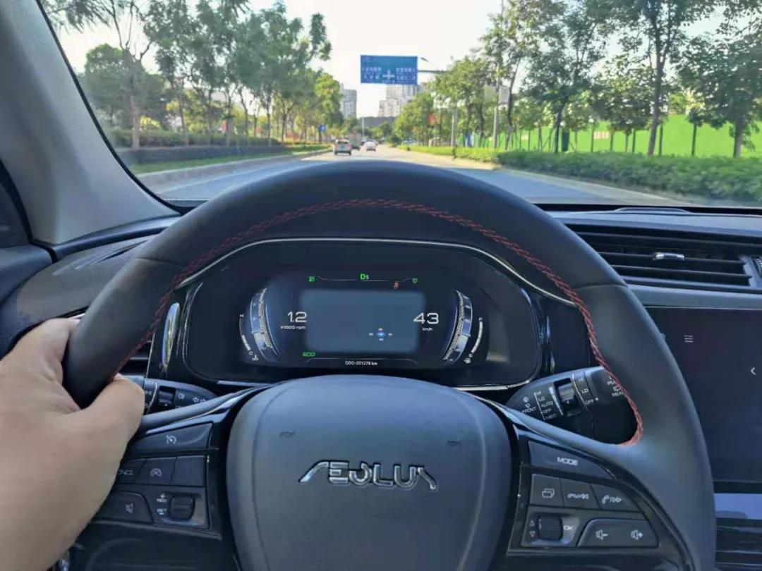 百公里油耗6.6L,动力比宝马X1强,全新AX7马赫版开起来怎么样?