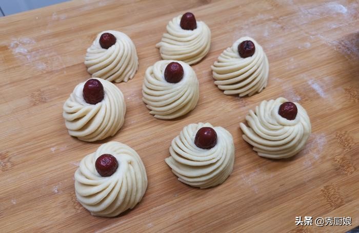 快过年了，教你做这4种枣花馍，做法简单，寓意吉祥，好看更好吃