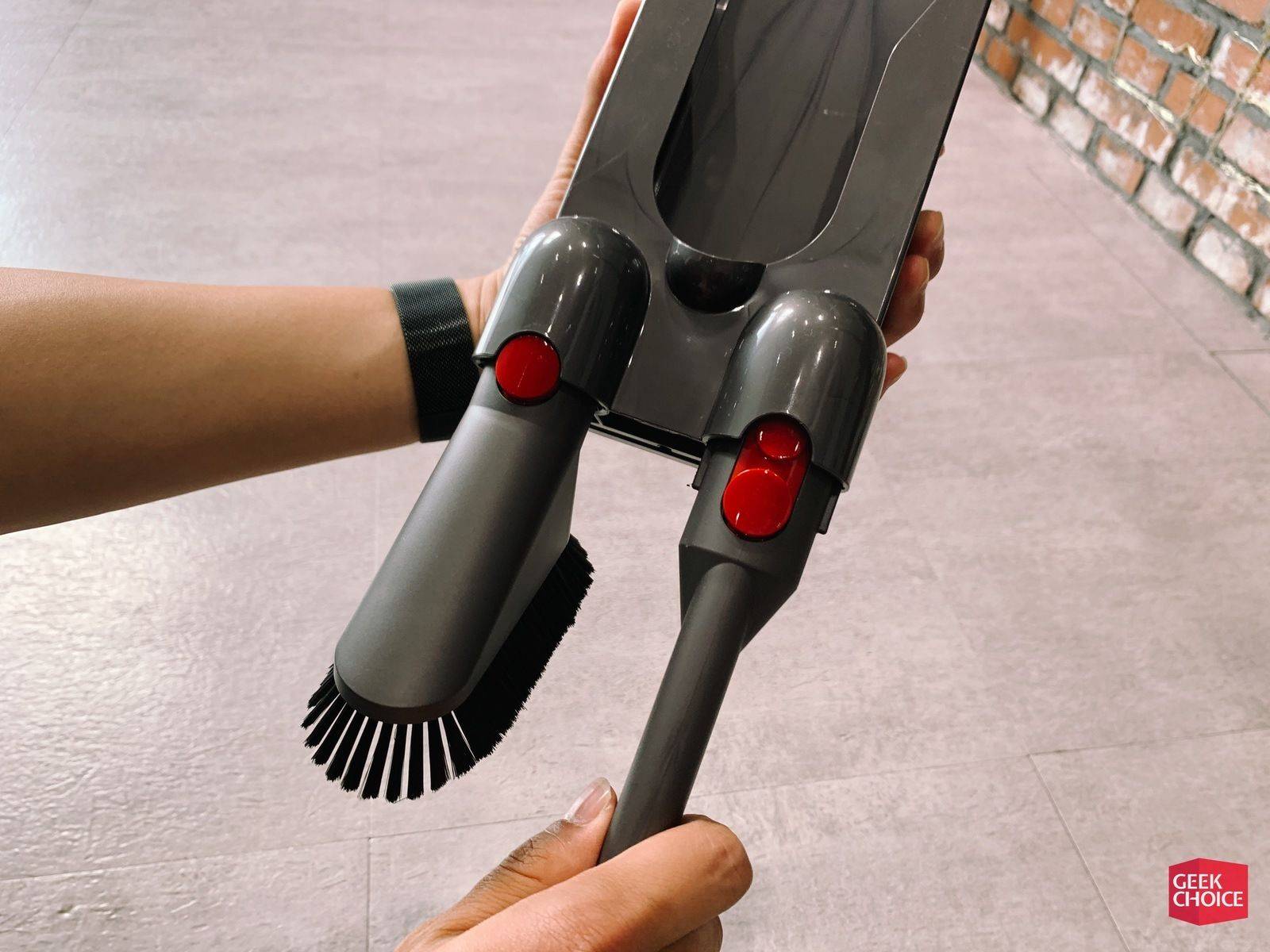 戴森v10吸尘器没有吸力,戴森v11吸尘器不吸灰尘怎么办