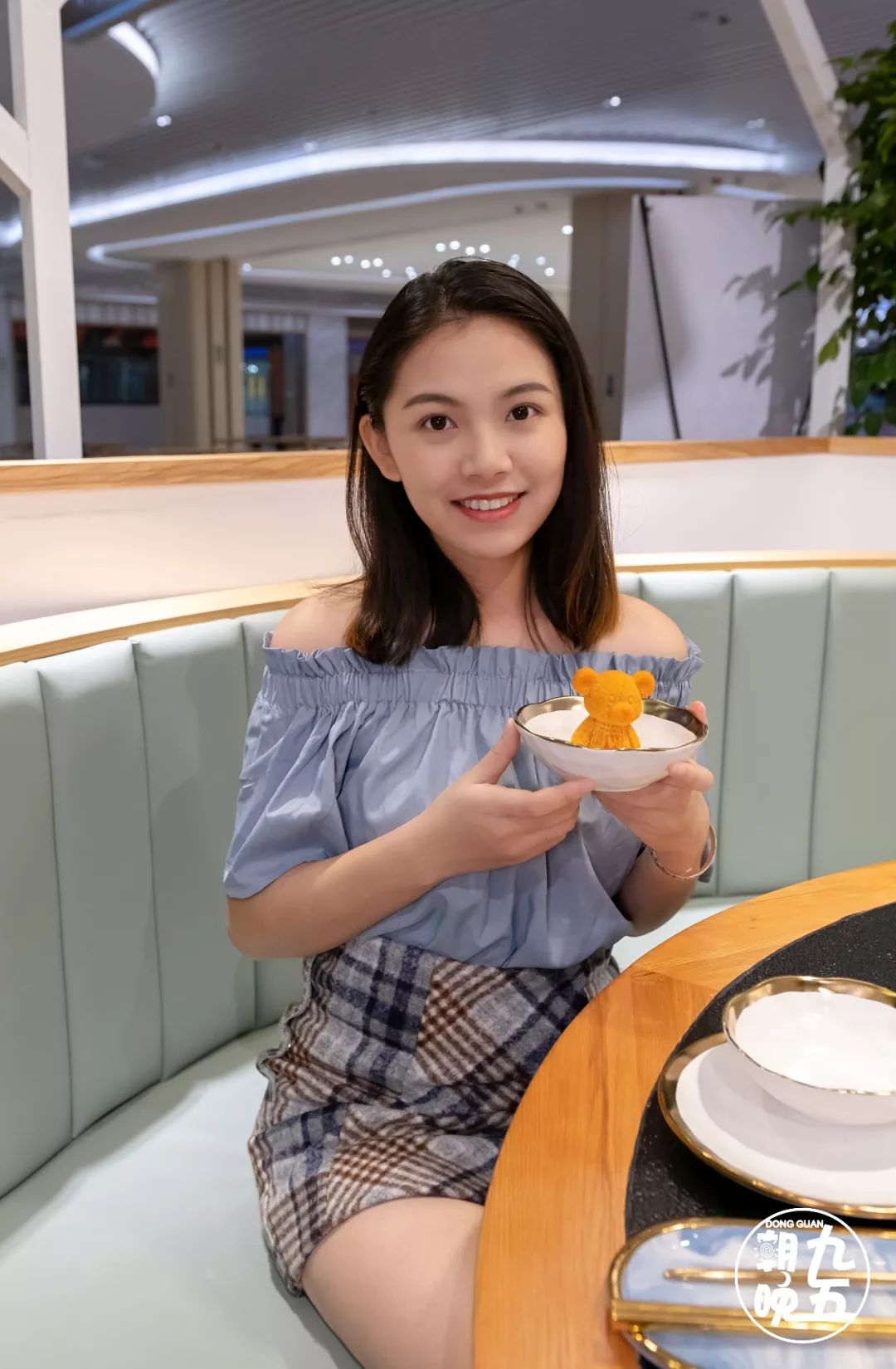 东莞首家火锅+烤肉一体涮就在万江家汇城，几百人排队等着吃