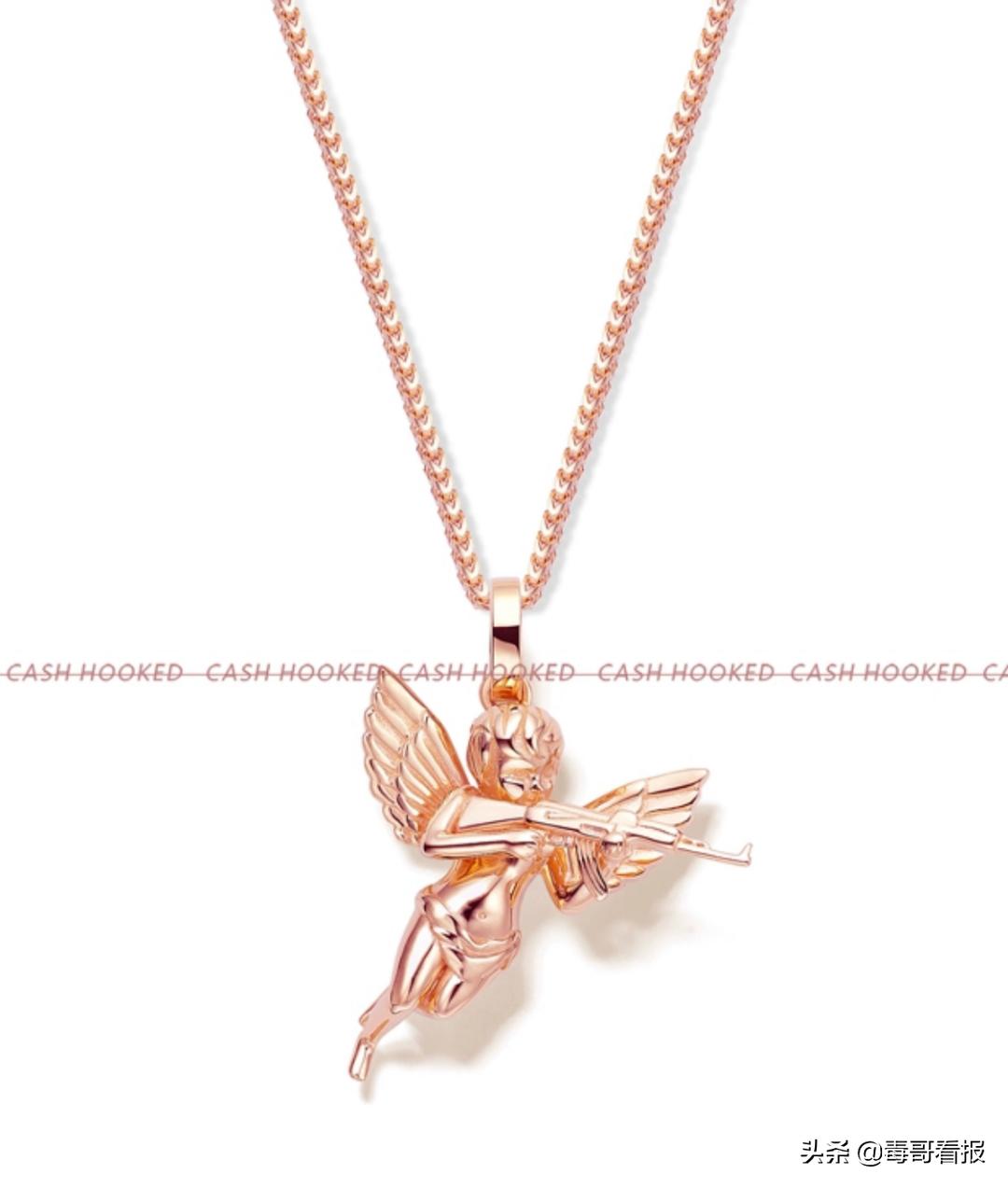 简约的首饰往往是穿搭的必杀技,首饰穿搭