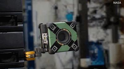 帮助宇航员在太空中生存,帮助宇航员在太空遨游