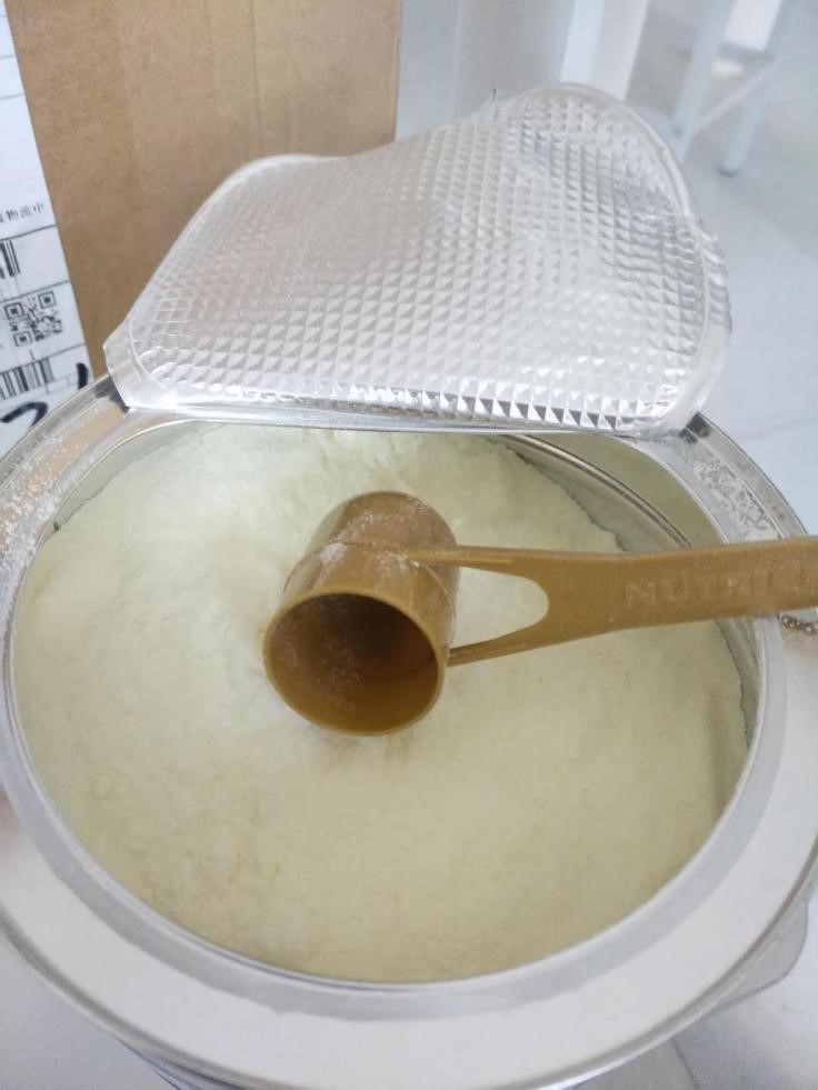 网上买的奶粉70天后发现爆罐了,在网上买奶粉第二天就到吗