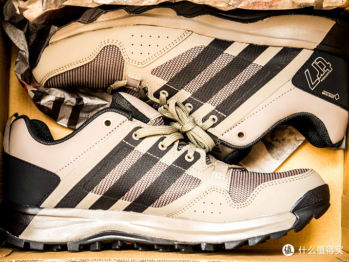 adidas阿迪达斯男子运动鞋,阿迪达斯新款球鞋测评