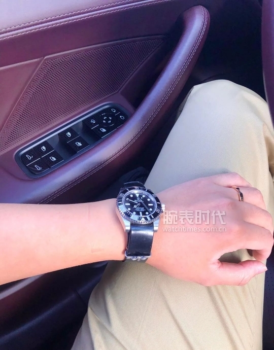 网友晒上千万的手表,网友晒1300手表