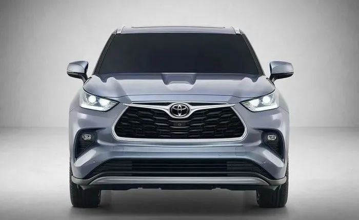 现代胜达和丰田汉兰达哪个好,现代老款胜达经典车主真实感受