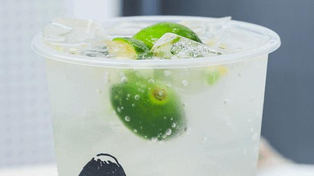 火爆台湾的“丑丑奶茶”首现厦门，拿着5分钟竟被搭讪10次……