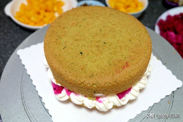 蛋糕怎么做好吃又简单教程,蛋糕怎样做蓬松又好吃秘诀