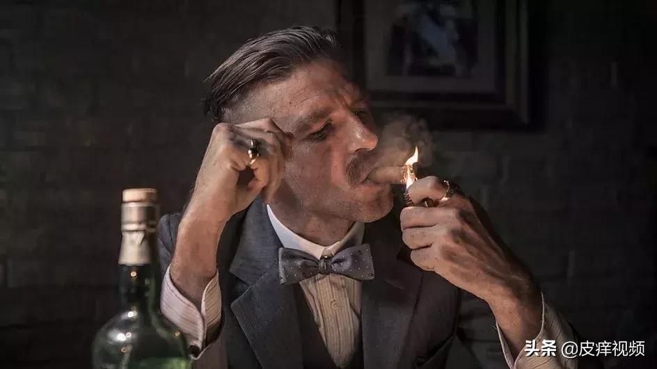 评论破百万的电视剧,豆瓣评分9.5的神剧