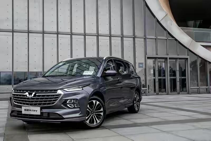 买朗逸低配好还是国产车好,10万买国产车还是买朗逸