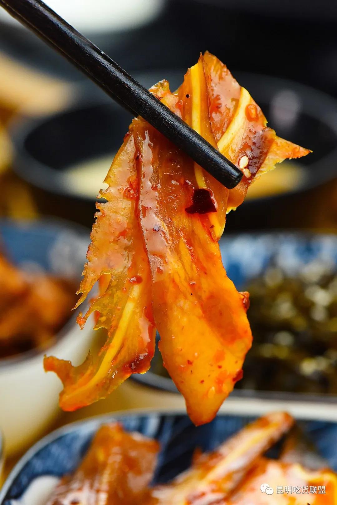 昆明老街附近哪家过桥米线好吃,昆明过桥米线百年老店哪家最正宗