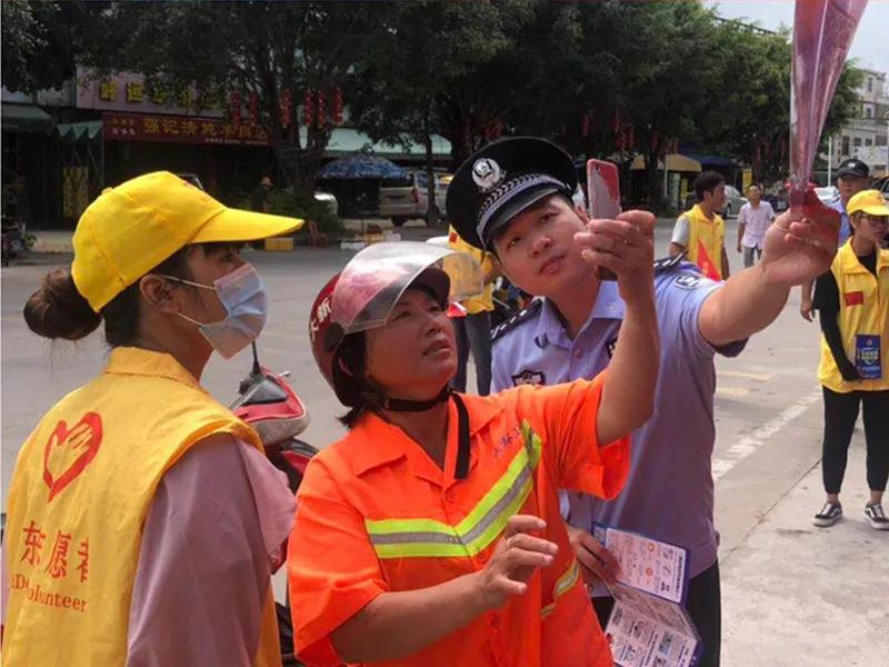 戳戳戳,这群人在惠东挨家挨户、街头摆摊,只为了……