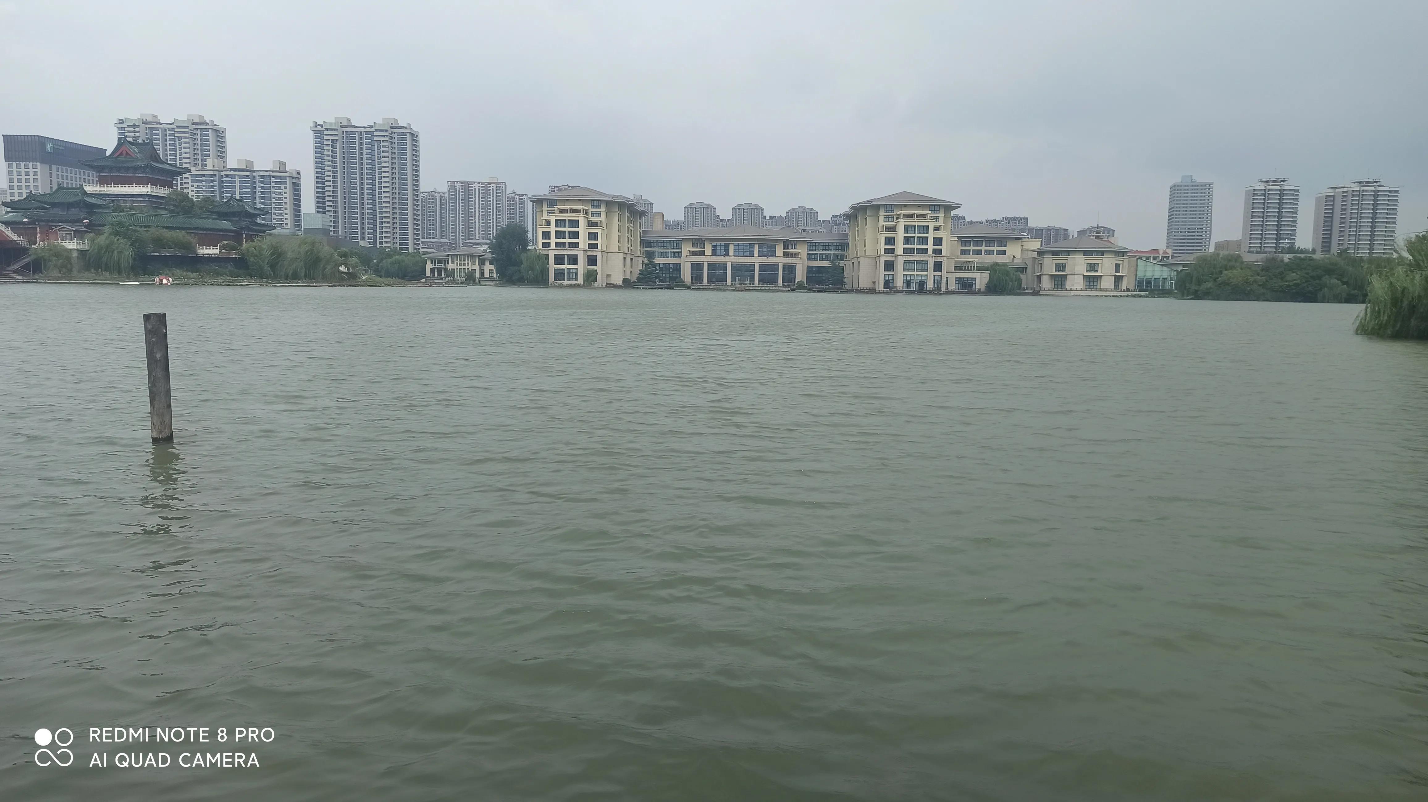 金秋雨后金明池遗址