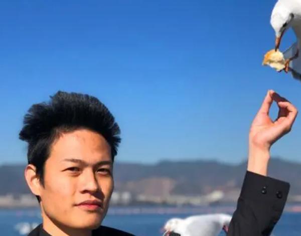 广东小伙罗福兴：11岁创办“杀马特家族”，拒绝富婆追求后怎样