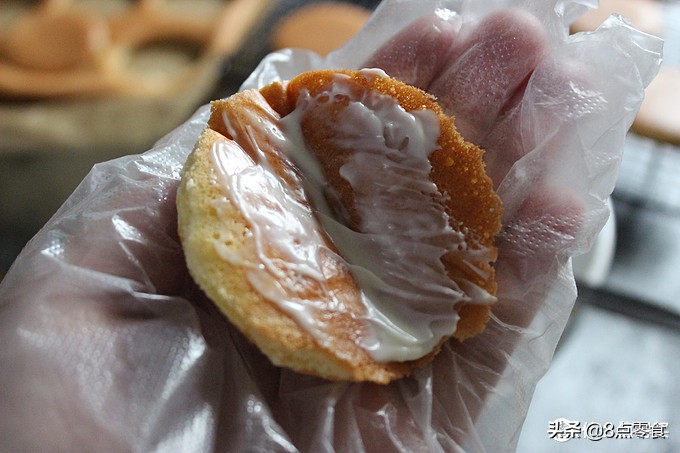 轻松玩烘焙想吃红遍四海八荒的肉松小贝可是又不想排队，自己做