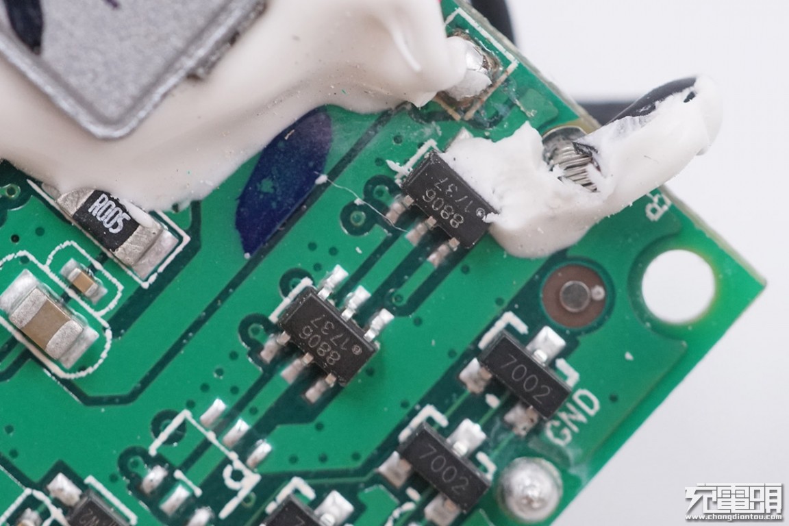 拆解华为5000mah充电宝,拆解60000ma充电宝