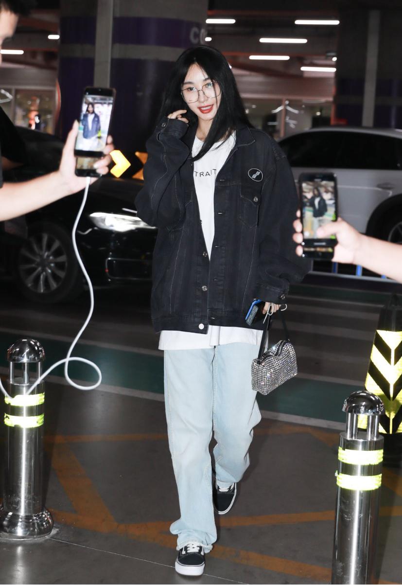 李菲儿冬日穿衣搭配,李菲儿减龄穿衣搭配