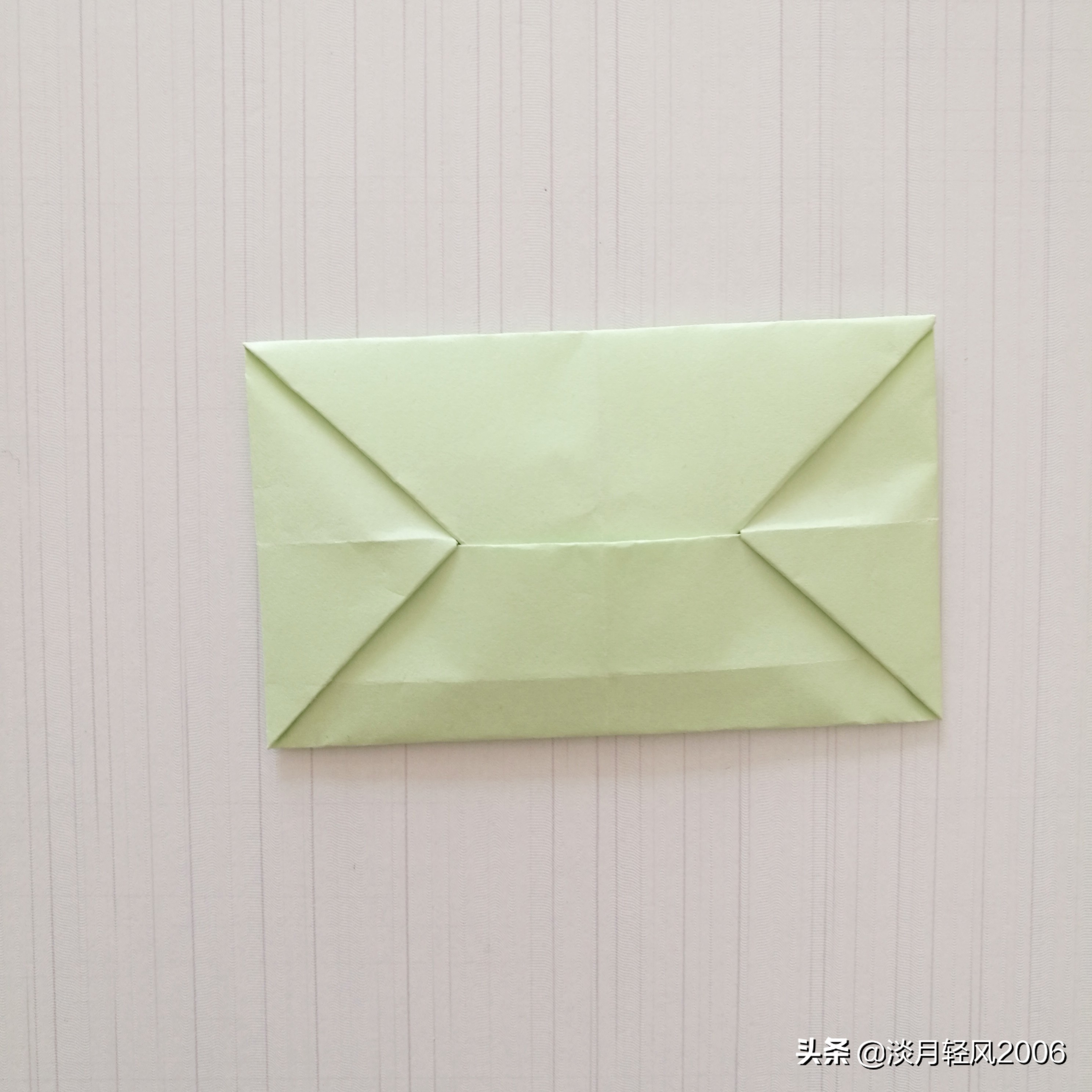 幼儿园手工折纸信封超简单,用正方形折纸做信封