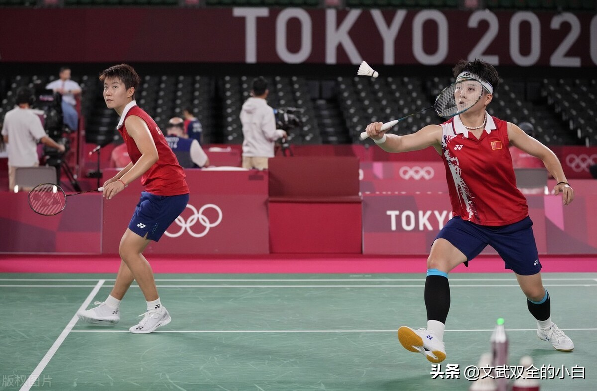 没有对比就没有伤害中国李宁,2020年东京奥运会国羽队服