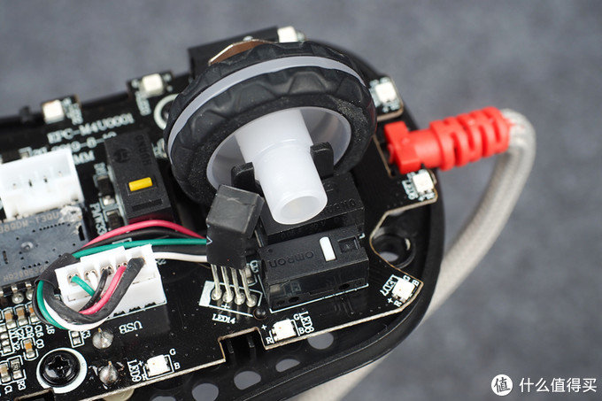 xtrfym4和xtrfym42区别,xtrfym4鼠标适合多大的手