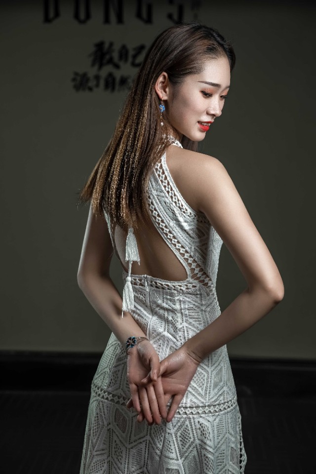 DONGS银手链的背后……