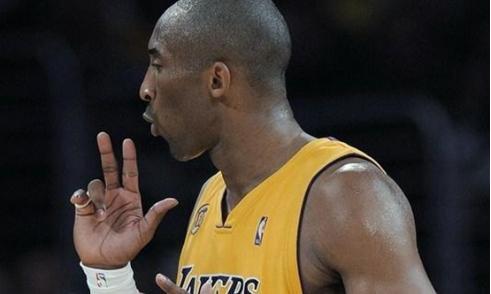 足球进球后的跳起来庆祝动作,nba球星进球后的庆祝动作