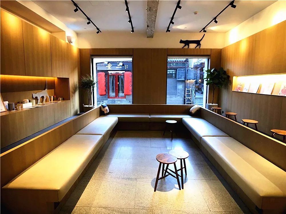 图书馆搬进酒店？这家胡同酒店适合爱阅读的你