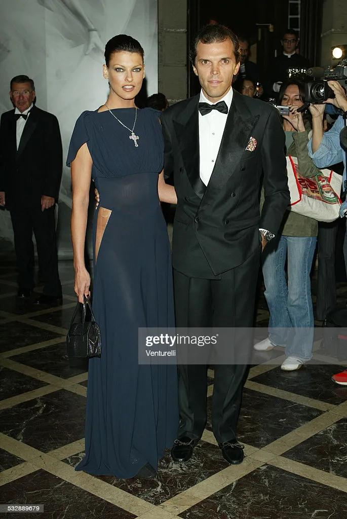 顶流女明星整容,顶流女星整容后回国复仇全集