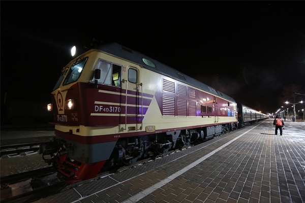 享受无聊的旅人乘火车穿越欧亚一站一景目不暇接