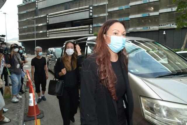 她是赌王最苦命的孙女，父母双亡，惨遭离婚，罹患癌症，无缘家产