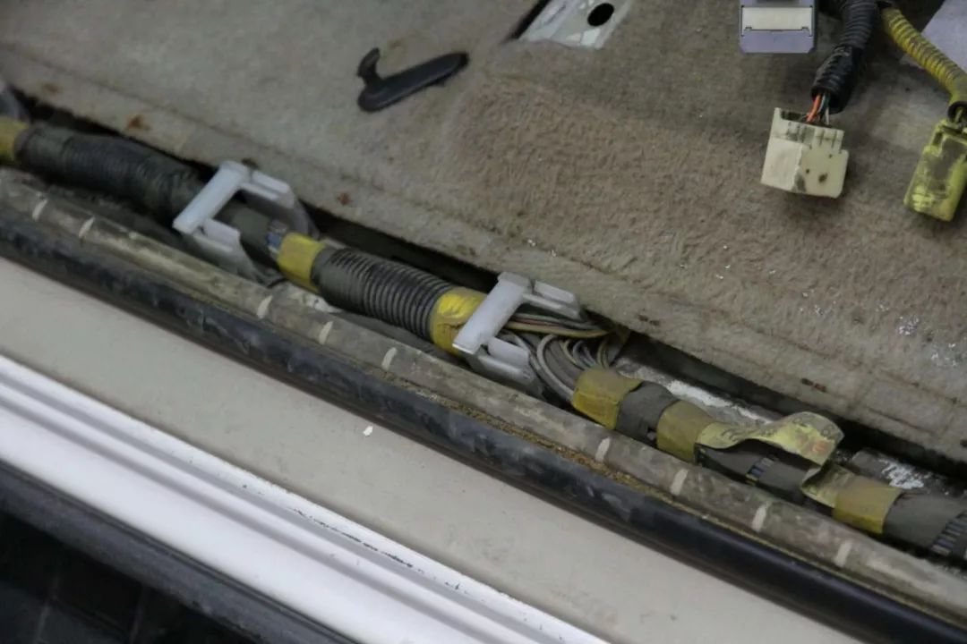 老车翻新：15年后的邂逅，普拉多LC120旧车换新颜，满血复活。