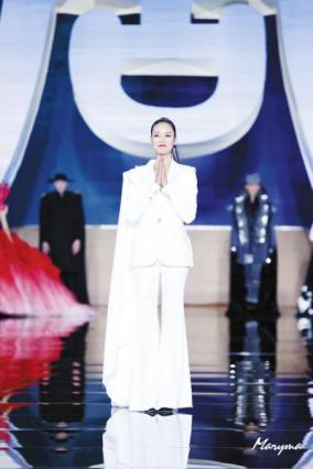 世界顶级模特的成长史,名模背后的心酸事件