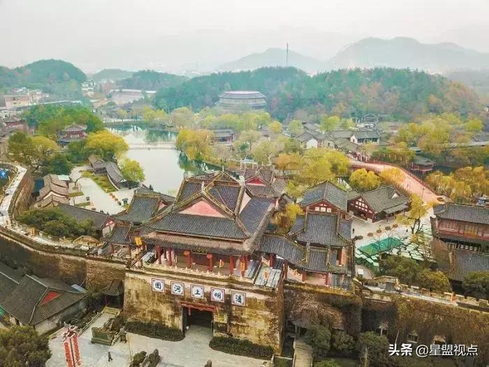 影视圈震动！行业大洗牌背后：导演转行做微商