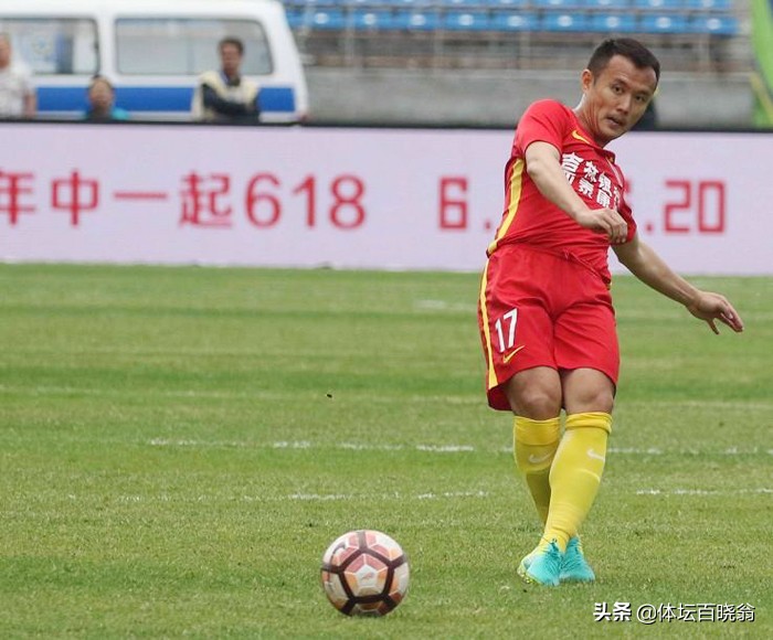 前国脚因伤两年0出场，作为后卫曾单赛季造6球，34岁想继续踢