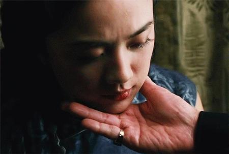 她用性冷淡惊艳了全世界：所谓气质，就是不管气质