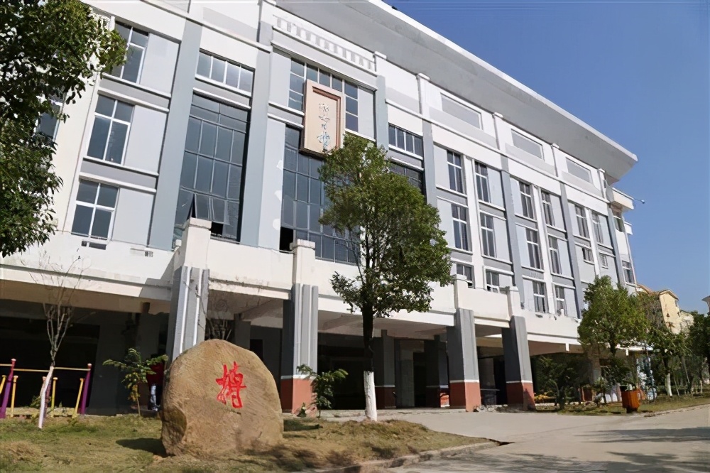 人民日报盛赞广西高校,广西大学被人民日报推荐