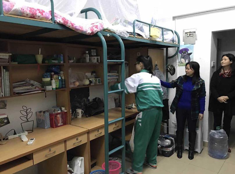 刚上初中被学姐针对应该怎么办,大学生刚开学被室友针对