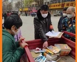 教师疫情防控克服困难坚守岗位,信阳教师疫情最新消息