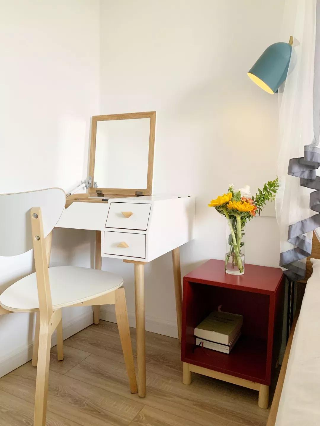 125平简约轻奢风家装设计,137平米客餐厅现代风装修效果图