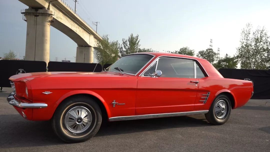 悍马h2硬派越野车,30万左右你会选帕杰罗还是h9