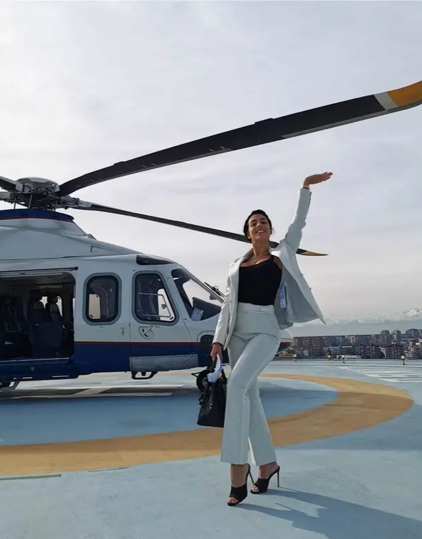 c罗女友霸气走秀,c罗穿裙子