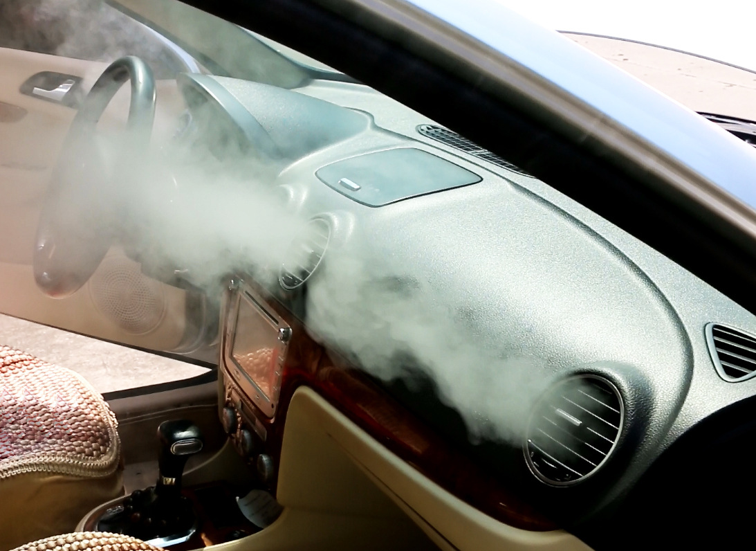 汽车空调调温度和调风速哪个省油,汽车空调怎么调节温度最省油