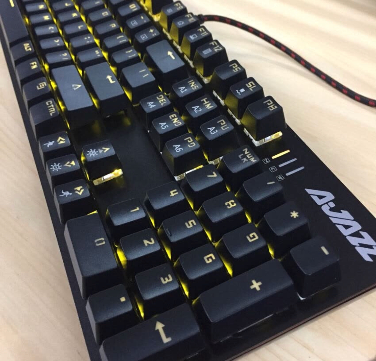 黑爵机械战警键盘电镀圆键测评,黑爵机械战警游戏键盘